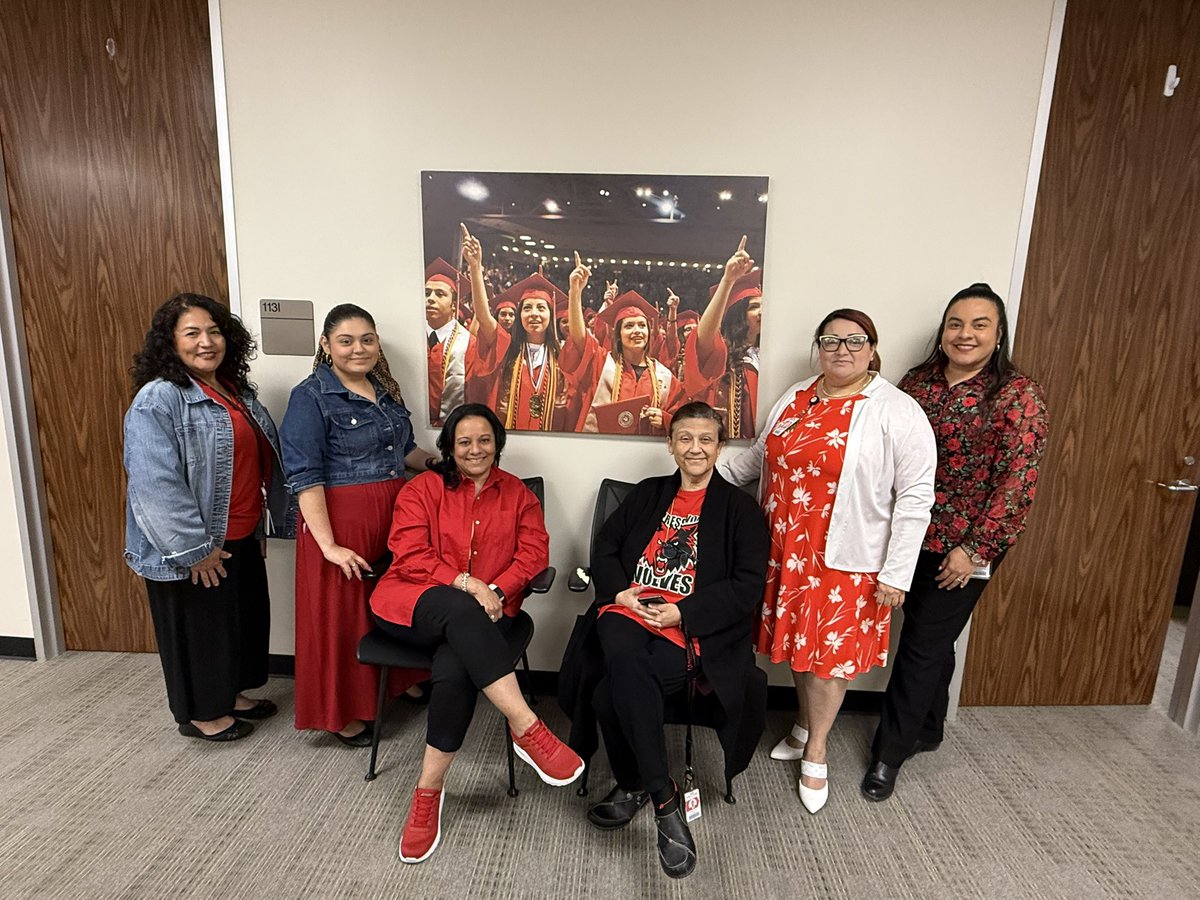 AldineHR's tweet image. On Administrative Professionals Day, we recognize the dedication and impact of those who support our work every day.
Aldine HR still leading for public education. #RedForEd #AldineStrong #aldineaft6345
