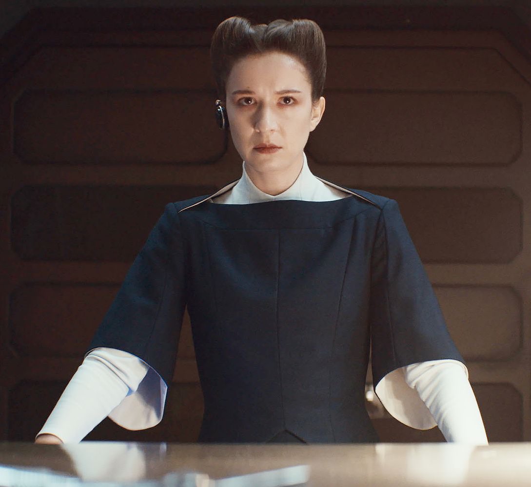 JESS BLART MAUL COP 👇👩 🪨 tweet media