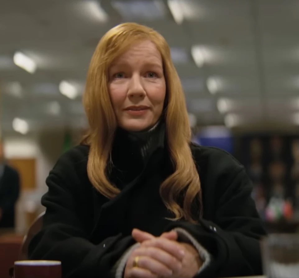 JESS BLART MAUL COP 👇👩 🪨 tweet media