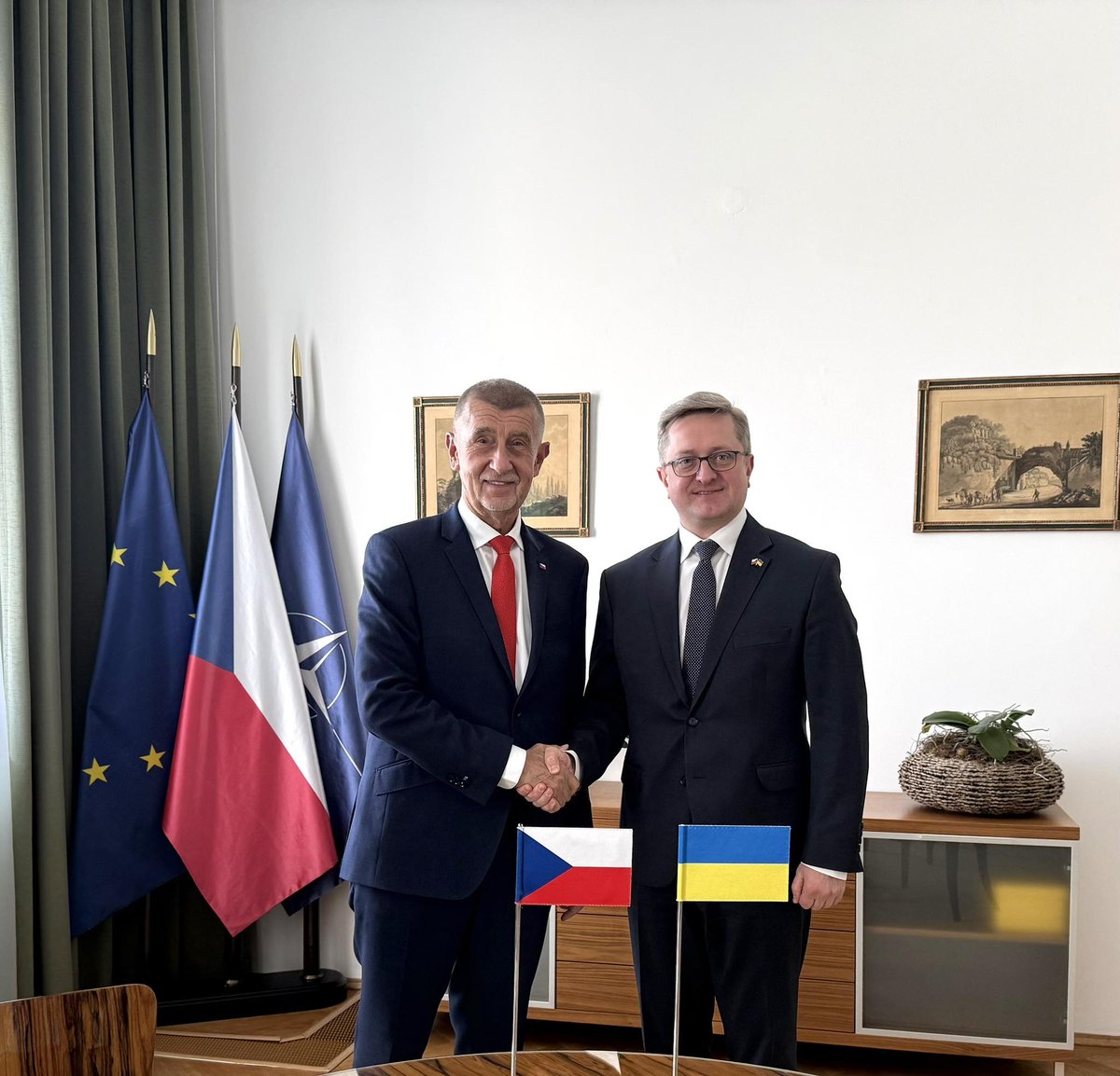 Vasyl Zvarych tweet media