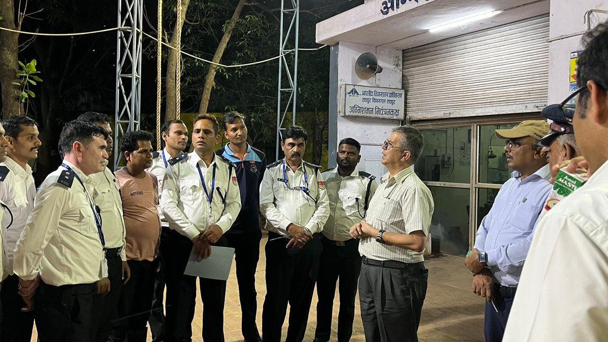 aairprairport's tweet photo. Raipur Airport proudly observed Fire Service Week from 14th to 20th April.A series of awareness programs, hands-on fire fighting demonstrations, and training sessions were conducted to strengthen emergency preparedness and promote fire safety among stakeholders.
#FireServiceWeek https://t.co/LniBzMi3U6
