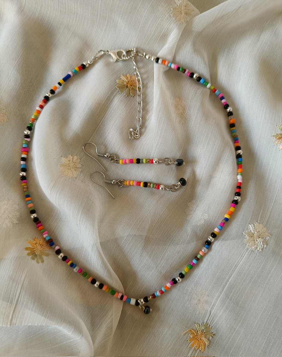 tikulli's tweet image. Who wants this dainty rainbow seed beads set? Lightweight and so pretty. You also get the stretch bracelet at 50% discount with the set. Perfect for every day wear and as a gift too. DM for price. Help me find buyers by sharing. #HandmadeHappiness #jewellery #giftforher #fashion