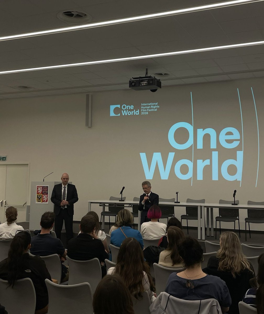 CZtoEU_Brussels's tweet image. Filmový festival Jeden svět #OneWorld v Bruselu pokračuje! Dnes také na 
@CZtoEU_Brussels, kde  promítáme film "A Free Daughter of Free Kyrgyzstan" .

Filmový večer zahájil předseda @SenatCZ @Vystrcil_Milos, který vyzdvihl práci žen a zdůraznil, že práva žen jsou také záležitostí