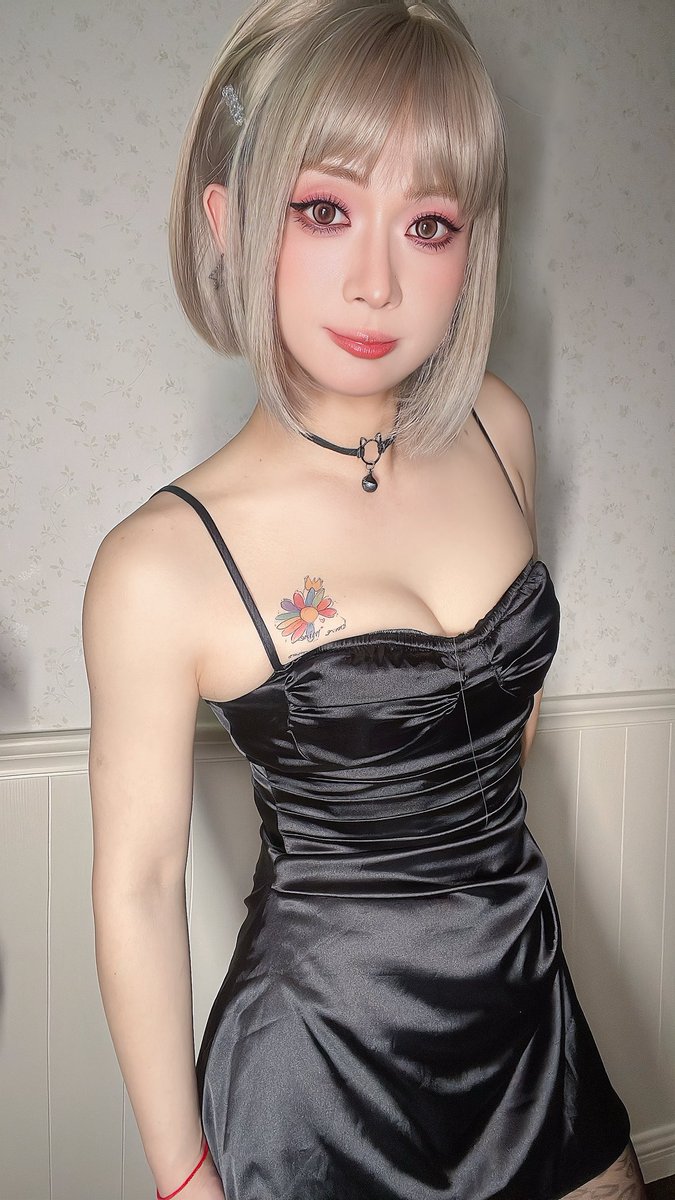 jiaojiaocookies's tweet photo. 进电梯时挺担心会碰到邻居的 
#女装 https://t.co/sFNv7ilwRh