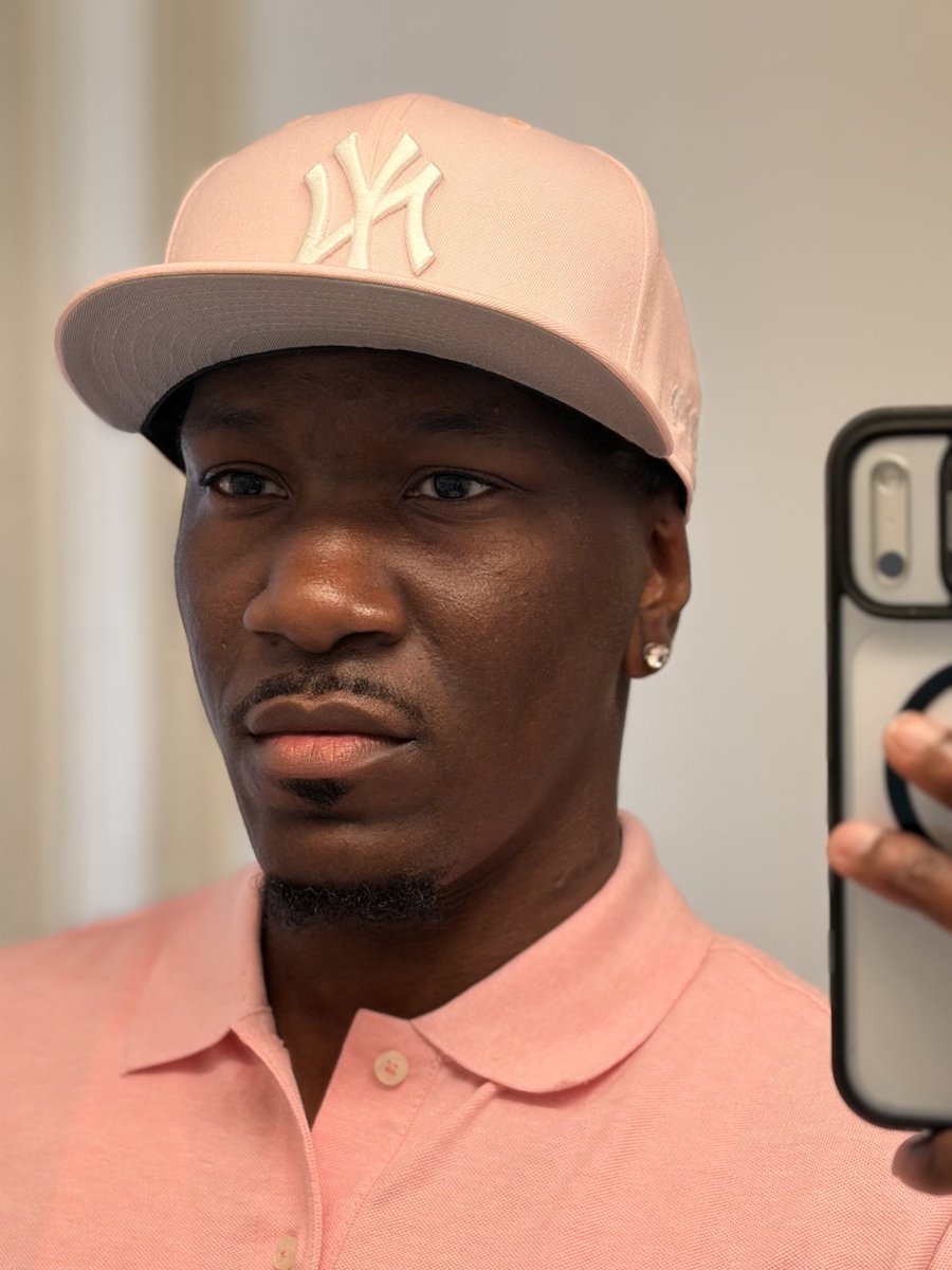 04/22 🍾♉️💙 tweet media