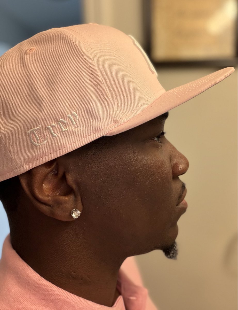 04/22 🍾♉️💙 tweet media