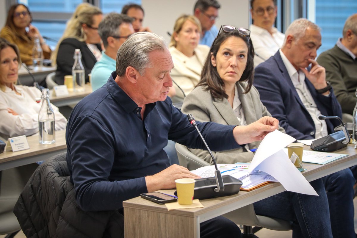 AggloBastia's tweet photo. #Instanza : 𝗕𝘂𝗴𝗲𝘁𝘁𝘂 𝟮𝟬𝟮𝟲

Dans le prolongement du Débat d’Orientation Budgétaire tenu le 7 avril dernier, le Conseil communautaire a approuvé, ce soir, le Budget Primitif 2026 de la CAB. 

☑️ Un budget global de 80M€ ;
🚧 Un investissement de 24,4M€ qui permettra la poursuite et le lancement d’opérations stratégiques inscrites dans notre Projet de Territoire ;
⚖️  Des dépenses de fonctionnement contenues ; 
📉 Une consolidation budgétaire malgré un contexte national et international contraint. 

Tutte l’infurmazione : https://t.co/CDdAy1yUs5