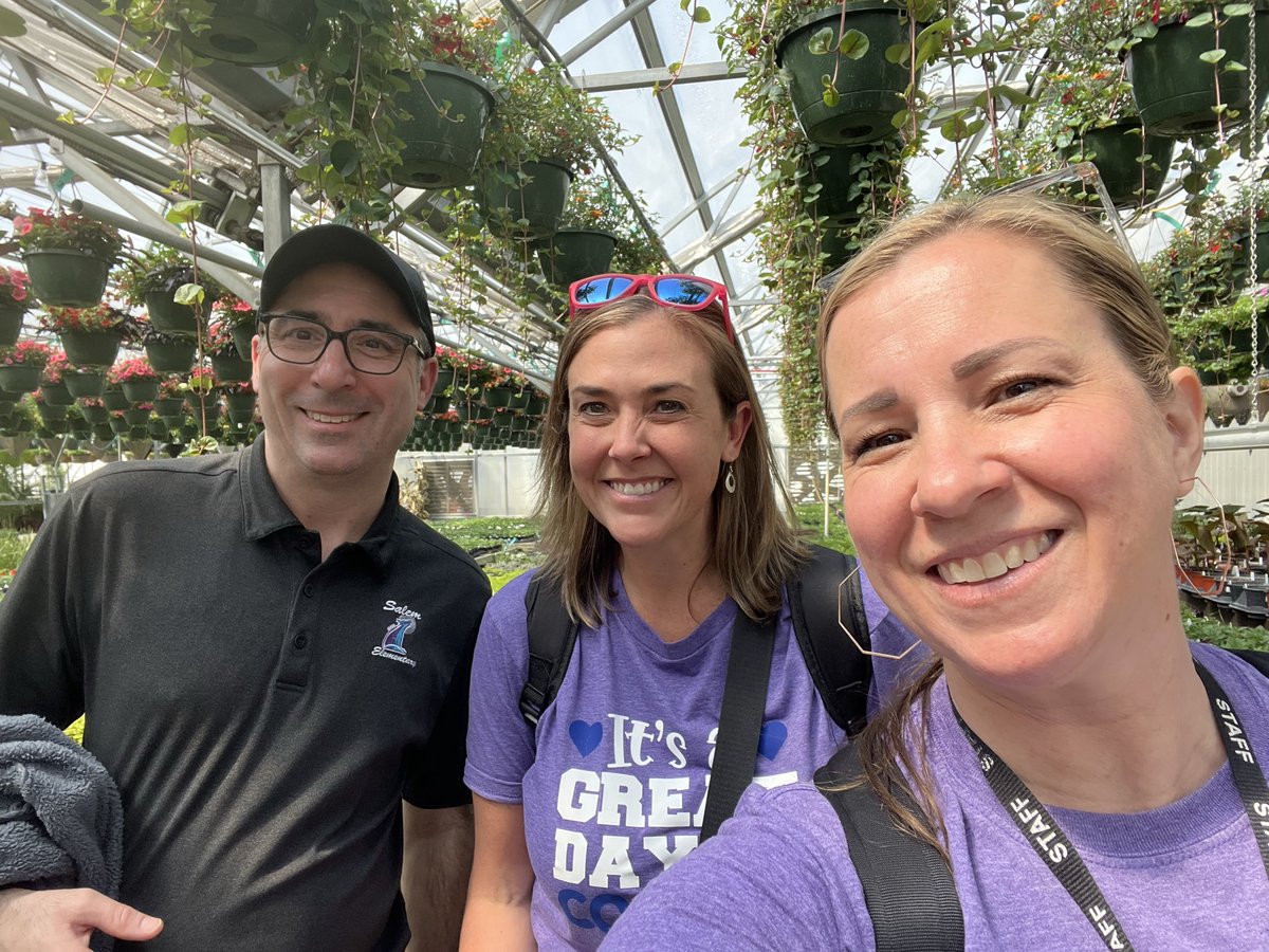 mandydillon134's tweet photo. What a great trip to Willow Green House! https://t.co/qo52b4Wy1d