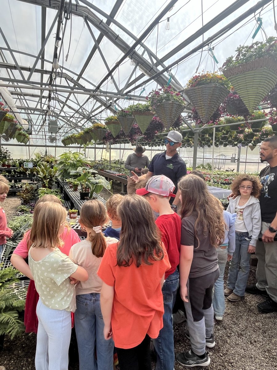 mandydillon134's tweet photo. What a great trip to Willow Green House! https://t.co/qo52b4Wy1d