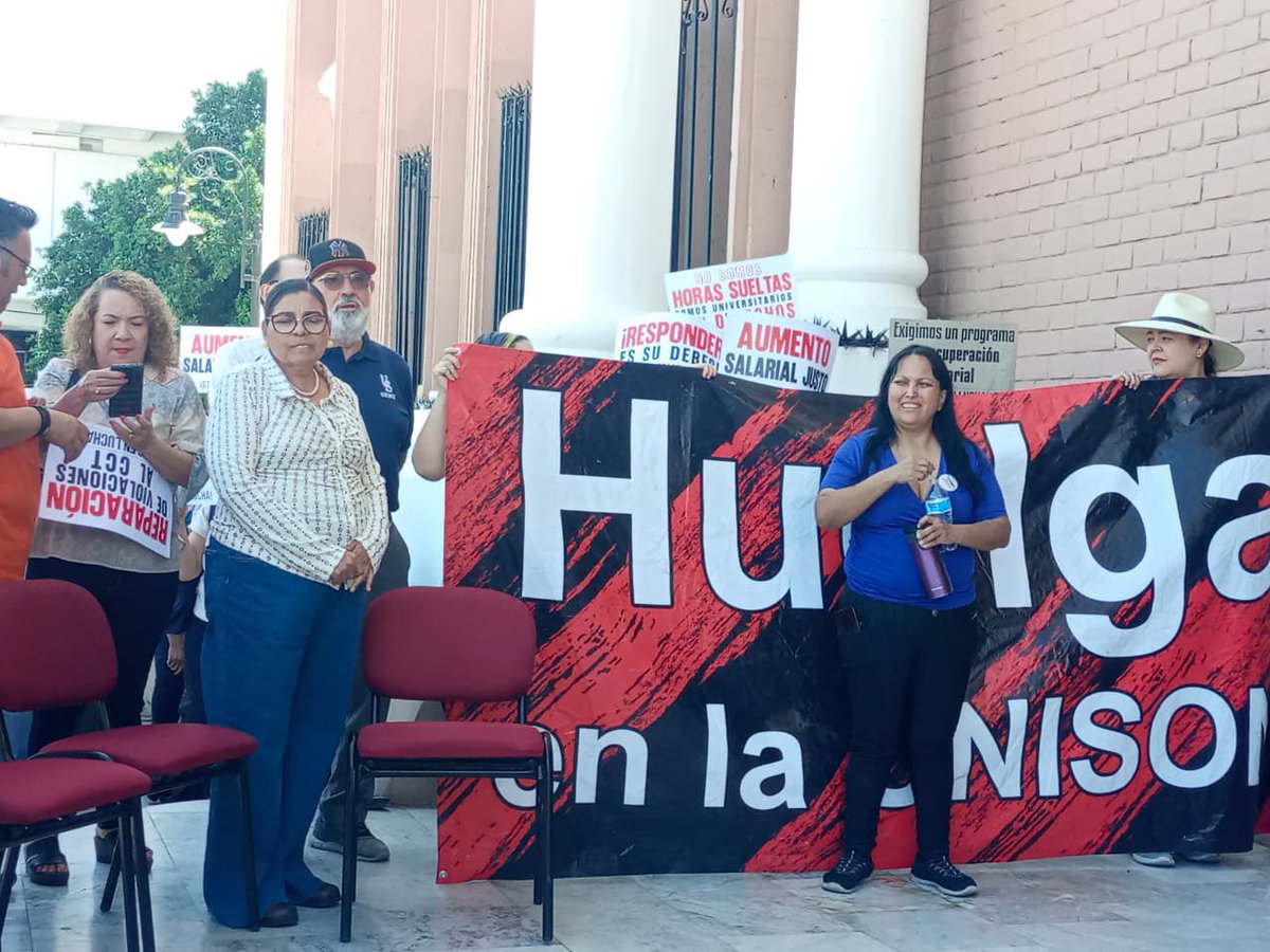 elalbertomedina's tweet image. 🚨 STAUS bloquea acceso al Poder Judicial de #SONORA.

Integrantes del Sindicato de Trabajadores Académicos de @SoyUnison se encuentra manifestándose por fuera del recinto del Poder Judicial del Estado, en #Hermosillo, donde colocaron una cinta para cerrar el ingreso.

Esto