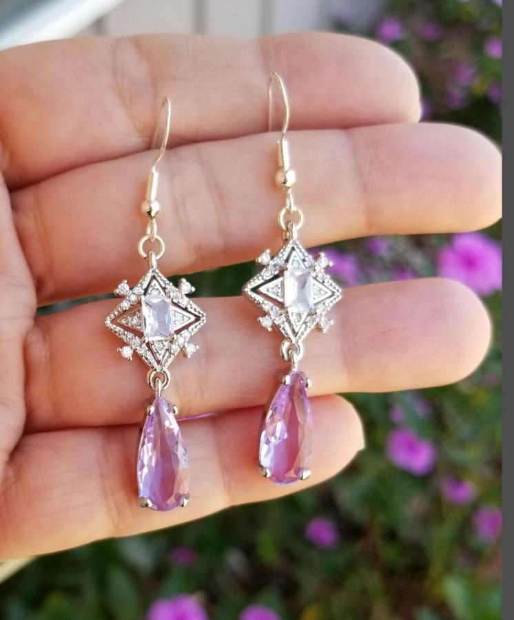 TrendingNowGift's tweet image. Art Deco Sterling Silver Alexandrite Teardrop Dangle Earrings 
#jewelry #earrings #alexandrite #alexandritejewelry #alexandriteearrings #artdeco #artdecoearrings #dangleearrings #Wedding #bridal #Mothersday #mothersdaygift #mothersdaygifts

 etsy.me/3NkSWje via @Etsy