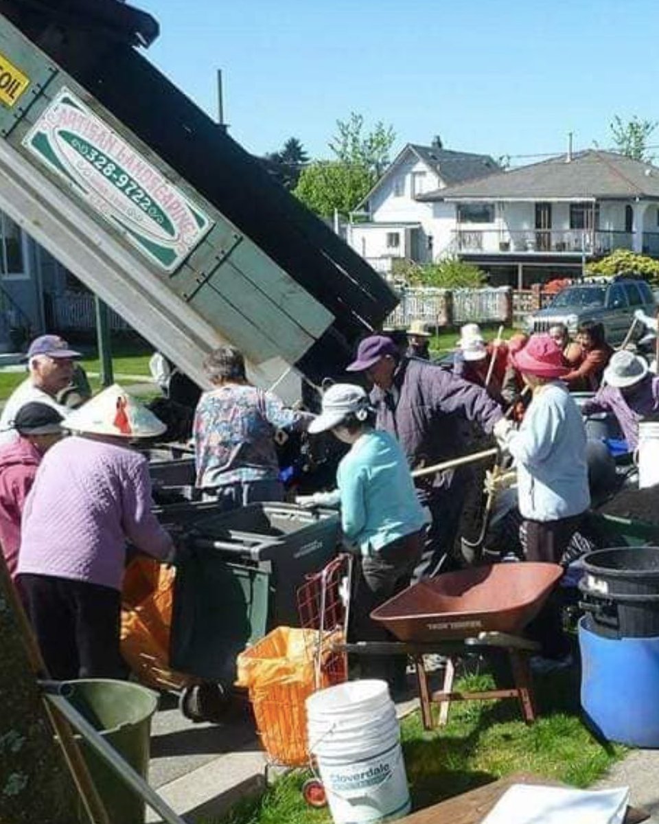 778topsoil's tweet photo. There’s never been a better time than NOW to put a ‘corner store in your backyard’. Pops’ been saying this since we started in 1986. Join the Revolution - Grow fruits and vegetables!  778-TOP-SOIL

#EatBetterLiveBetter #SoilDelivery #VegetableSoil #VegetableGarden #PlantsLoveYou. https://t.co/AkSR5MkxdM