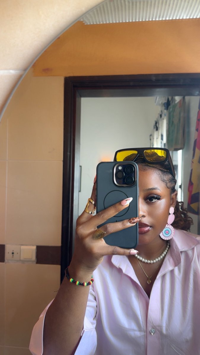 VICTORIA✨ tweet media