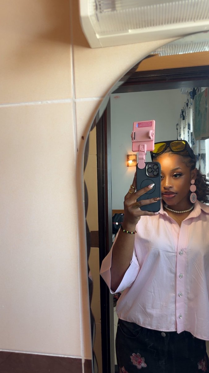 VICTORIA✨ tweet media