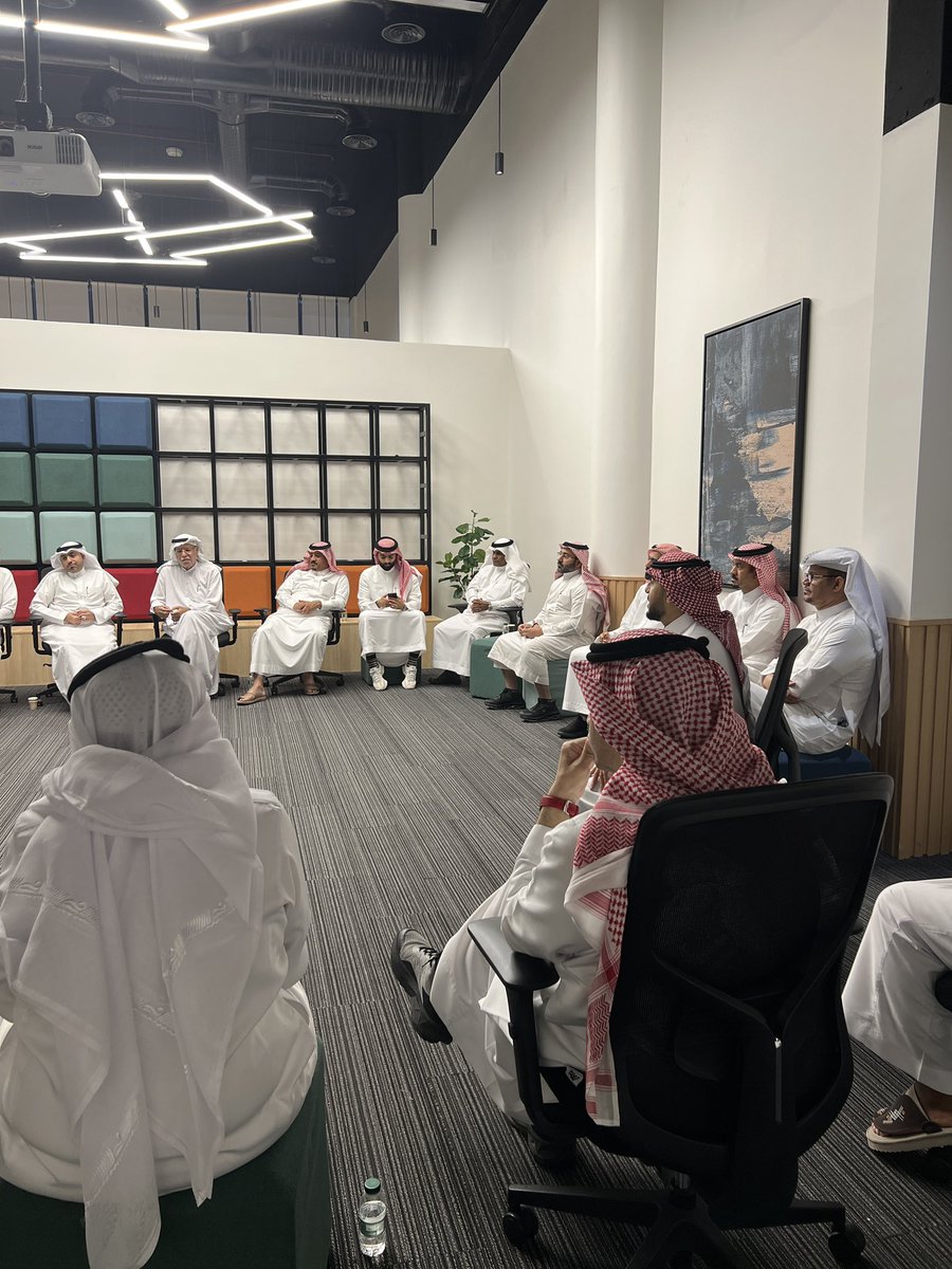 alabdumi's tweet photo. مو كل يوم تجتمع كل أطراف السياحة في الأحساء بطاولة واحدة…  

منظمي رحلات، وكالات سفر ، مرشدين — وبينهم «مرشدك» كمنصة خاصة للحلول الرقمية السياحية.

نقاش صريح + حلول عملية من داخل القطاع.  

شكرًا @Jada30_sa  👏  
#السياحة #الأحساء #مرشدك https://t.co/LyzbAqRY4u