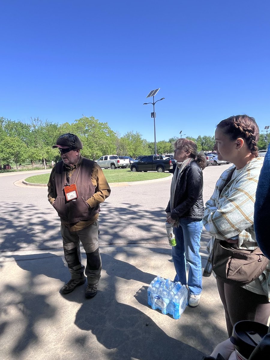 bridgesofok's tweet image. Hadassah’s wearing two hats—case manager + practicum student—and our students benefit. Her project brings outdoor wellness to life. Grateful to Martin Nature Park for hosting! 🌿
#EarthDay #OutdoorWellness #BridgesOfOklahoma #IndependentYouth