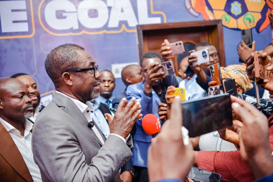 HALTE A LA DISCRIMINATION D’AGE! HOMMAGE PLUTOT A LA VALEUR DE L’EXPERIENCE, GARANTIE DE LA STABILITE ET DE LA PRIMAUTE DE LA COMPETENCE SUR L’ETAT CIVIL.- D’aucuns s’évertuent à penser que l’âge avancé serait un frein à la gestion du football congolais. Au contraire…