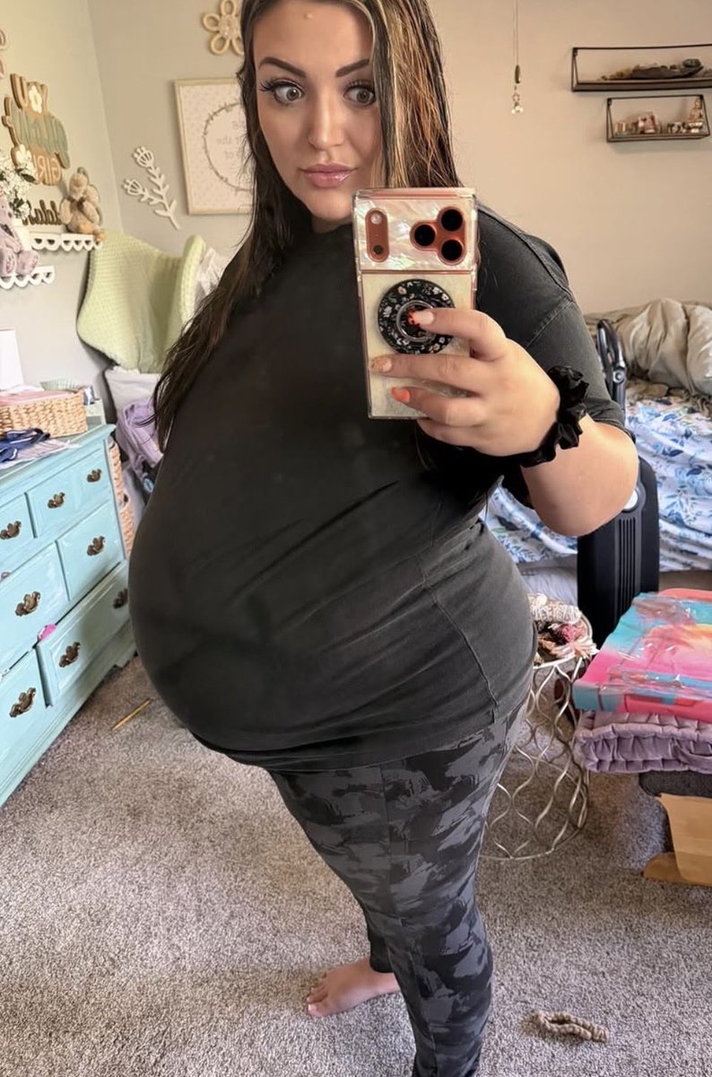 Pregolicious tweet media