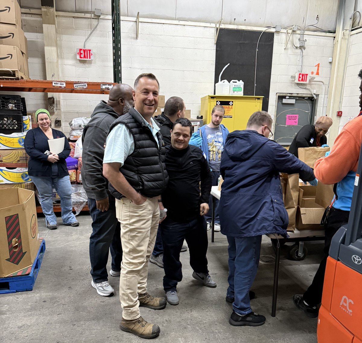 JoeDanielsen17's tweet photo. Yesterday I had a privilege of taking a tour of the Franklin Food Bank and was able to see first hand how their team of staff and volunteers help support the food needs of our local community in an atmosphere of dignity and respect. #njld17 #alwaysatyourservice https://t.co/0uOOmT0Pmo