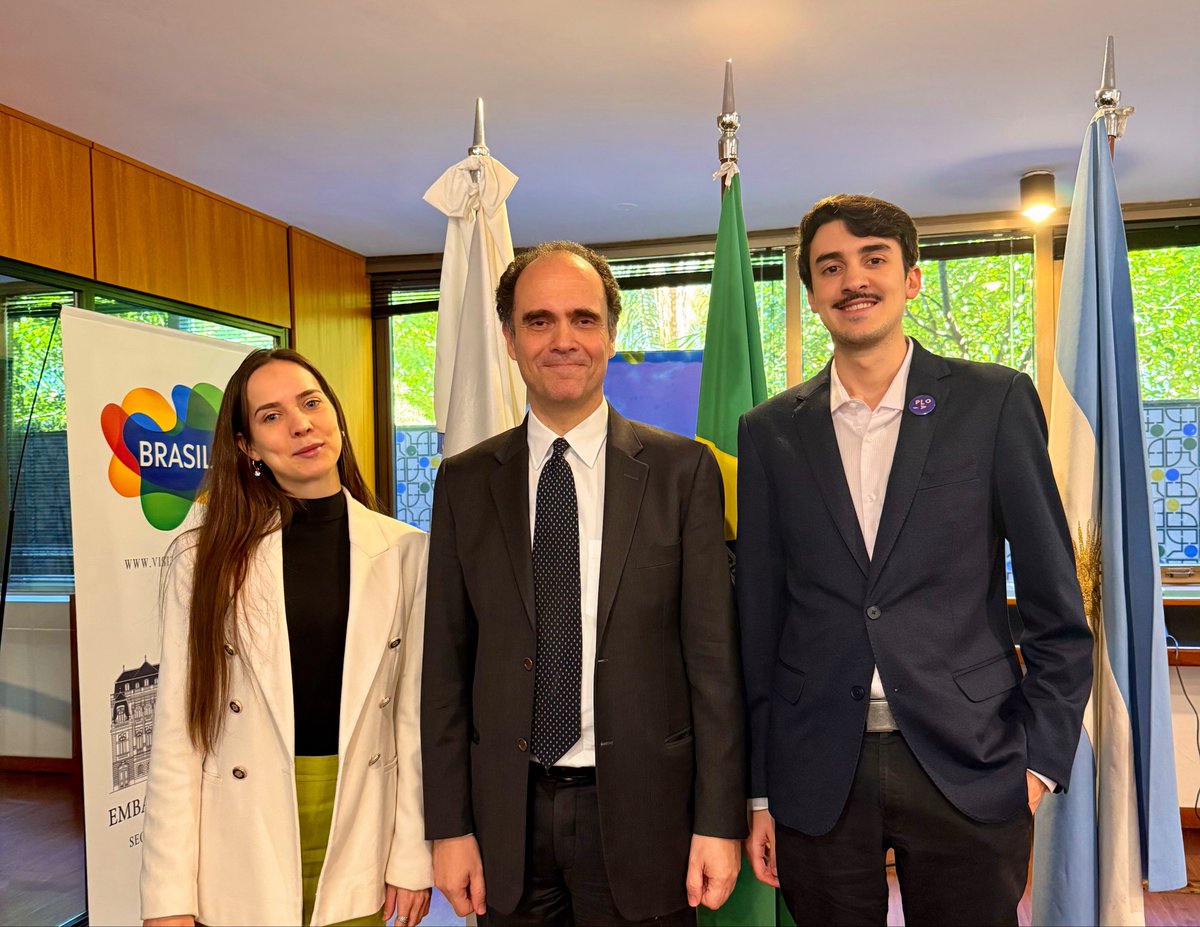 Ahora técnicamente de Brasil conozco: Teresina y la embajada de Argentina.

Ni los diplomáticos conocían Piauí 😅