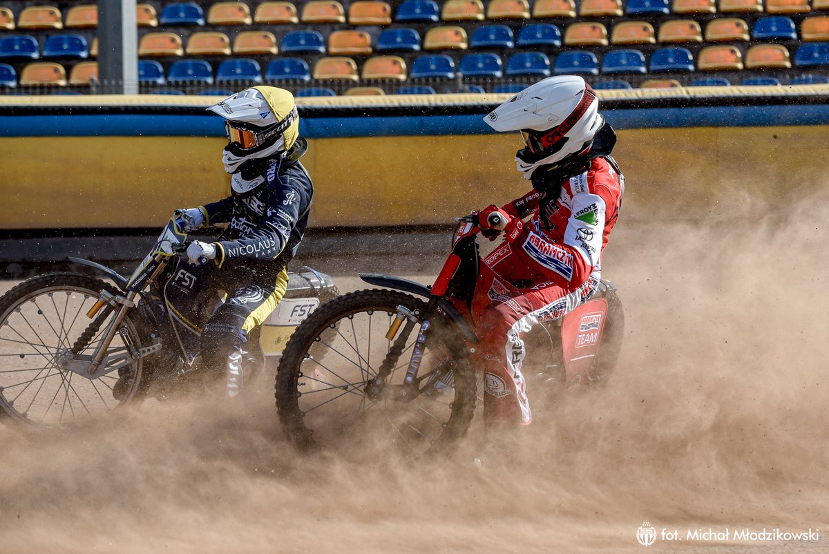 PoloniaBDG's tweet image. Pierwszą rundę DMPJ w Grudziądzu kończymy na 2. miejscu.

1. Grudziądz - 38
2. Bydgoszcz - 36
3. Toruń - 25
4. Gdańsk - 21

A. Putkowski - 5
E. Maroszek - 10
K. Andrzejewski - 9
M. Pawełczak - 12

📸 Michał Młodzikowski

#Polonia #Bydgoszcz #AbramczykTeam #Metalkas2Ekstraliga
