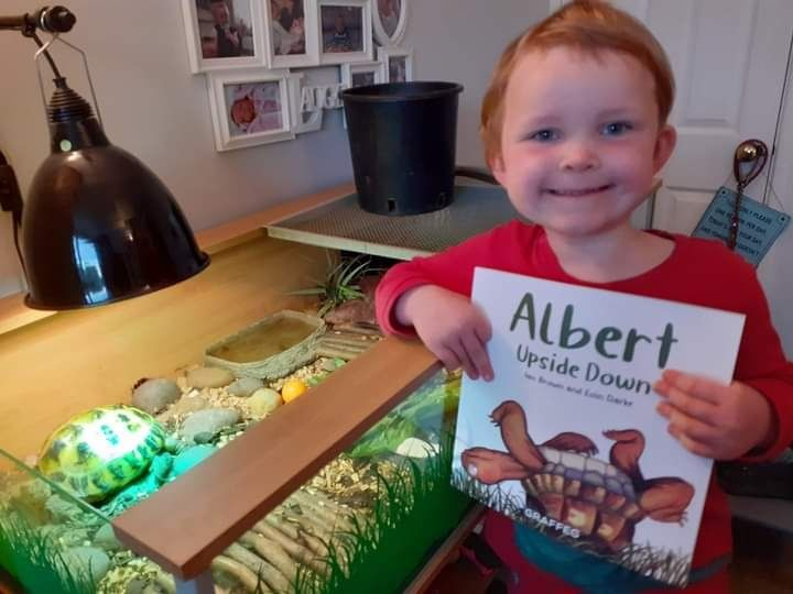 AlbertTortoise's tweet image. Please keep sharing YOUR terrific #ALBERTthetortoise #pictures. Posing now possible with 9 #ALBERT #picturebooks, 3 #BoardBooks &amp;amp; #ActivityBook Alberttortoise.com
#storytime #tortoise #bookcover #illustrated #earlyreaders