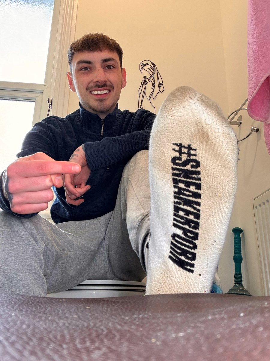 Alpha-Wright🦶🏻👀(bday 7th may )💷💷💷 tweet media