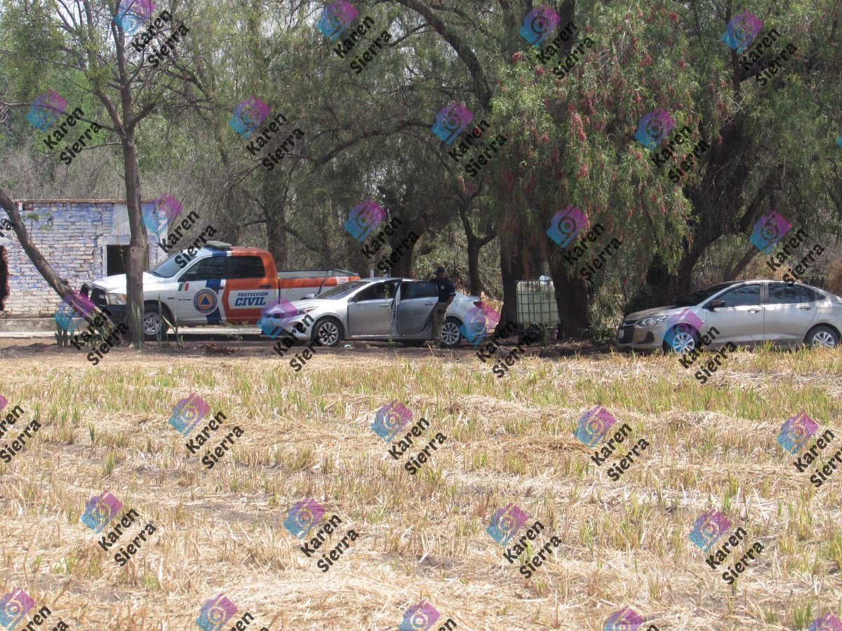 #Villagrán 🚨
Localizan 9 cuerpos en una fosa en  camino saca cosechas ubicado a pocos metros de la comunidad de San Salvador Torrecillas.
📸KarenSierra