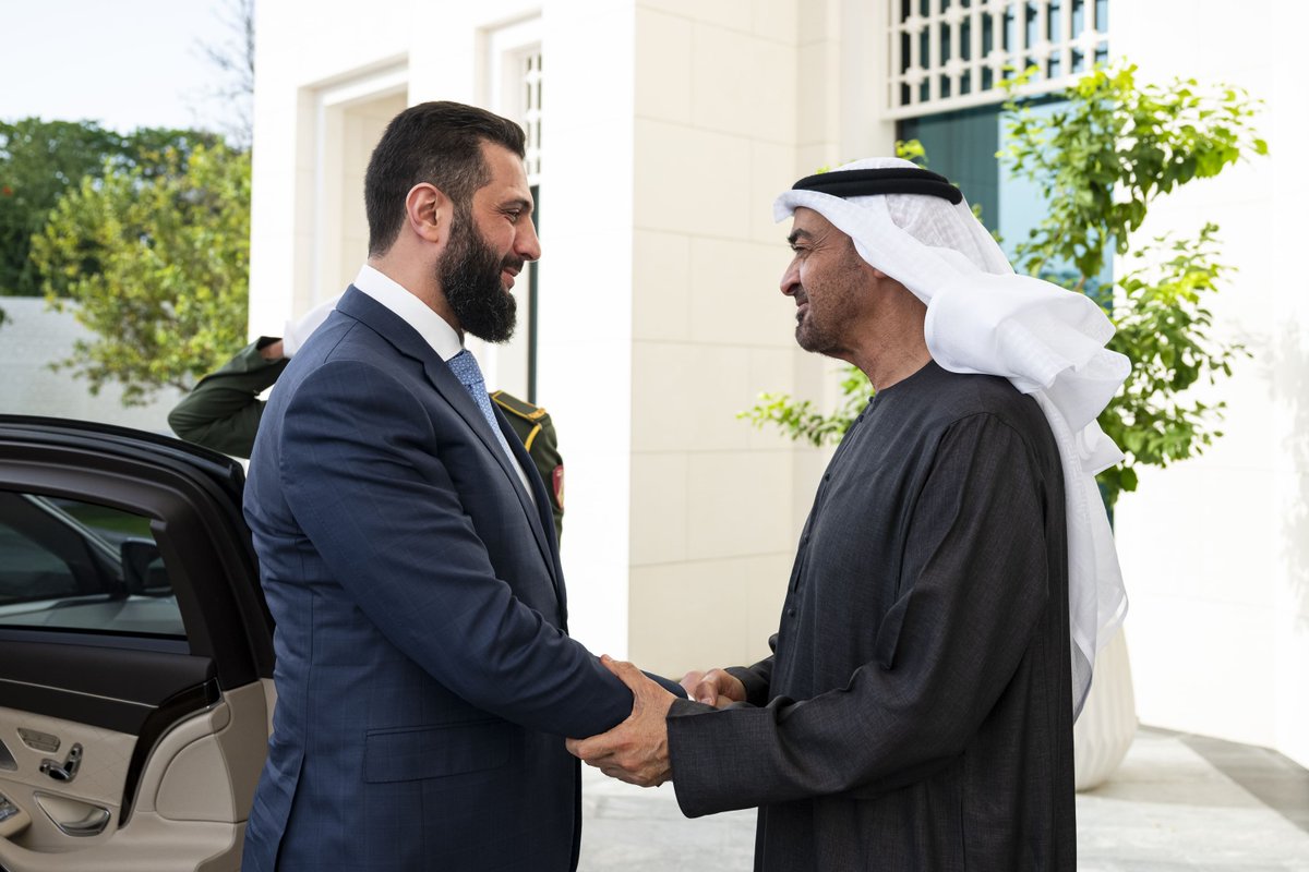 AletihadEn's tweet image. UAE President His Highness Sheikh Mohamed bin Zayed Al Nahyan received His Excellency Ahmed Al-Sharaa, President of the Syrian Arab Republic, who is on a working visit to the UAE.

#AletihadNewsCenter #UAE #Syria