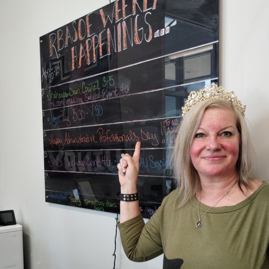 rbasoe's tweet photo. Happy National Administrative Professionals' Day (or Admin Day) to our very own Gillian Justice! Admin Day recognizes the professionals who keep an office running smoothly every day. So it's only fitting we celebrate our chaos coordinator 🙌🏻 https://t.co/5DuEUdDoZi