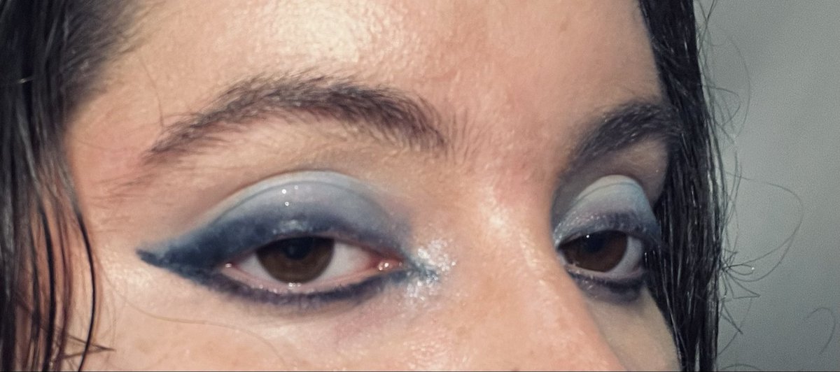puddikitty's tweet photo. “Never wear blue eyeshadow with your eyes”

I’ll wear what I want when I want.
I live the intensity, I love a pop of color.

Let me be playful! Let me enjoy my make up time!! https://t.co/pwlKCxnCQw