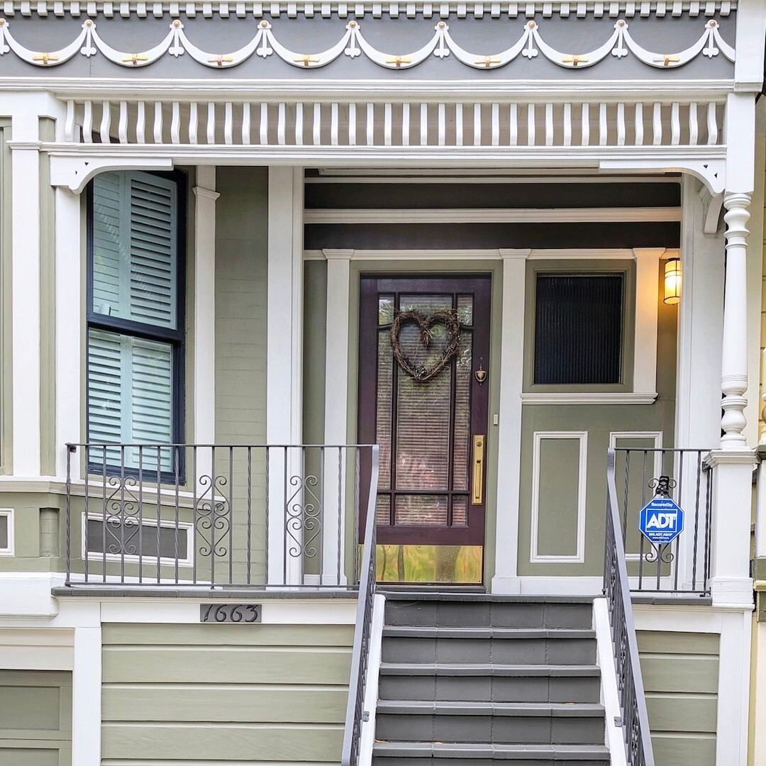 SidewalkSafari's tweet photo. I HEART this San Francisco door.⁣
⁣
#AlwaysSF #SFArchitecture #BayAreaLiving #SanFranciscoWorld #SFGuide https://t.co/8Qt6ZrjBpy https://t.co/OcNC4m0wER
