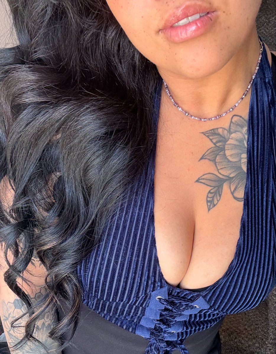 🖤 Princess Isa-saurus 🖤 tweet media