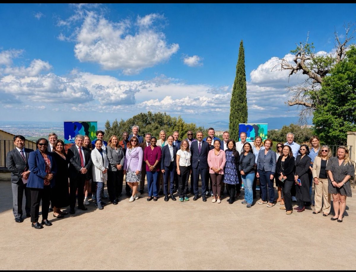 Alvaro Lario tweet media