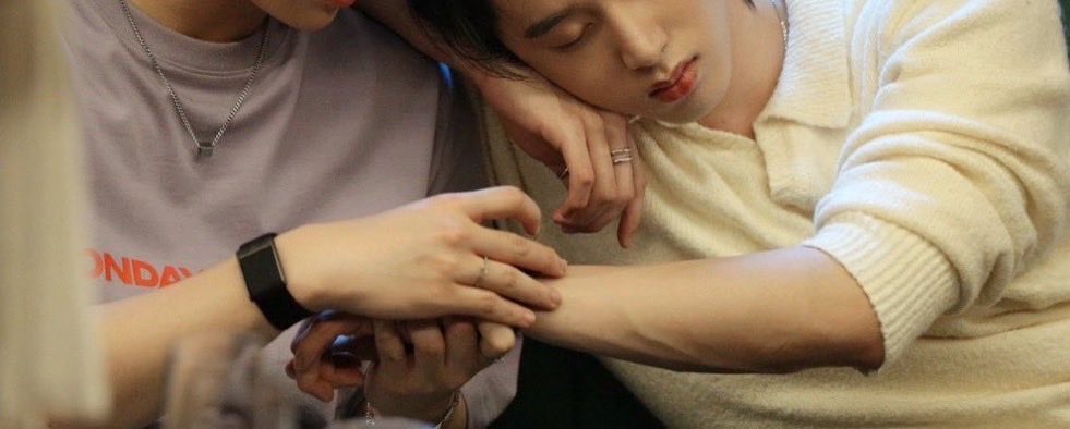 𝑠𝑖𝑟𝑖𝑟𝑖 tweet media