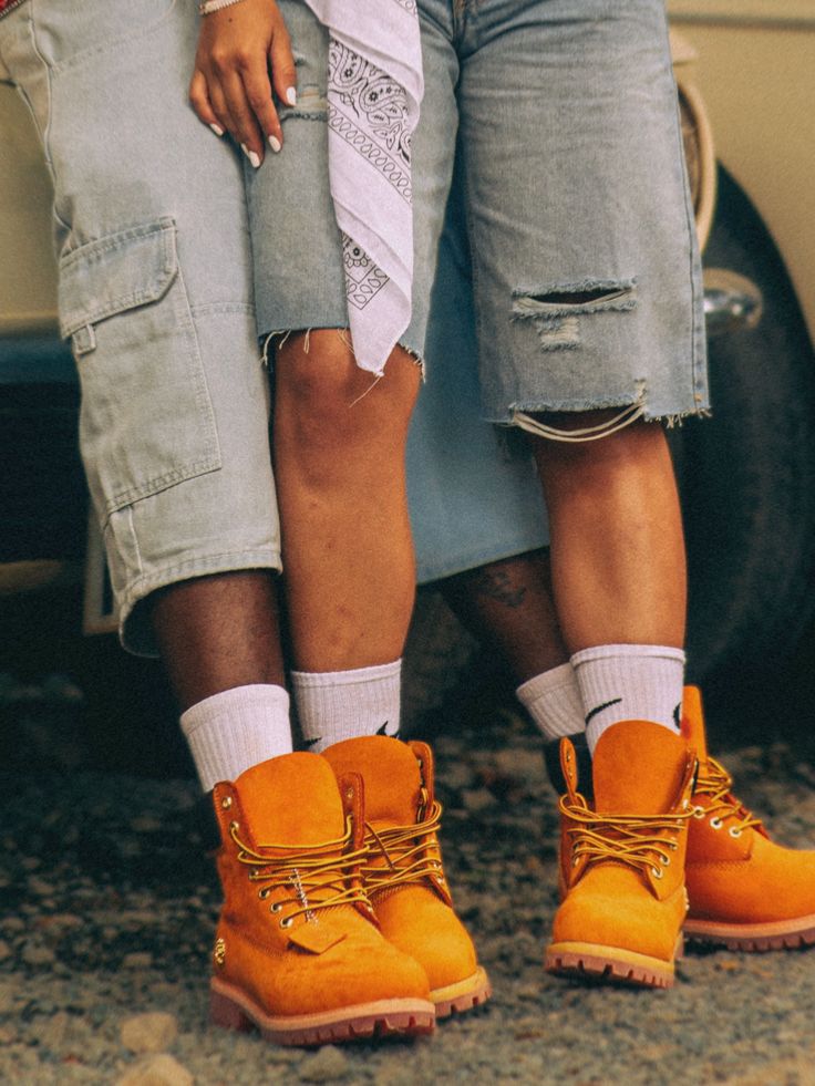 Fcb_MVP's tweet image. This is how to rock TIMBERLAND boots 🔥👢
No be that style wey you dey tie am like small pikin 😭😂
Step up your drip, lace am clean and confident 😎✨
#Timberland #StreetStyle #DripCheck #FashionTalk