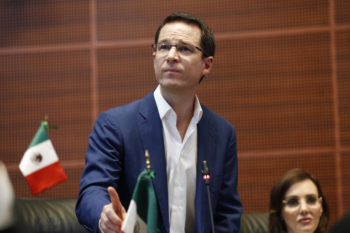 gandallaspoder_'s tweet photo. 🏛️⚖️ Ricardo Anaya ha sido señalado por la Fiscalía General de la República (FGR) en investigaciones relacionadas con presuntos sobornos.
💸📊 De acuerdo con las acusaciones, habría recibido más de 6.8 millones de pesos durante su etapa como diputado (2012–2015) https://t.co/pUyzyWMHjk
