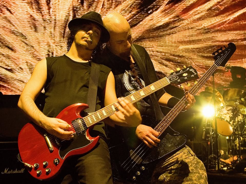 Daron Malakian tweet media