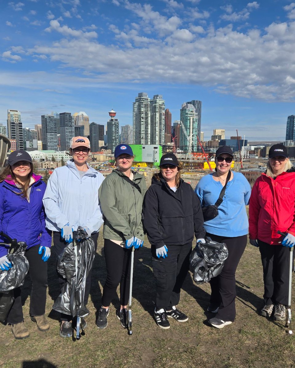 AMAcommunity's tweet image. We talk trash… then we pick it up. 💪
AMA crews in Edmonton &amp;amp; Calgary rolled up their sleeves for Earth Day—making a real dent in litter. 🌍💚
More on our Climate Commitment: 🔗 ow.ly/PwSg50YO7sg
#EarthDay
#yeg #yyc