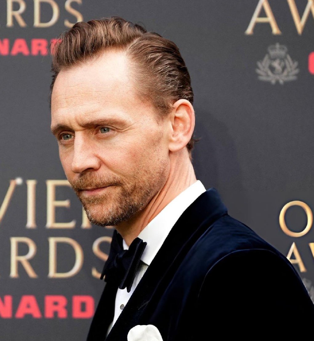 Best of Tom Hiddleston tweet media