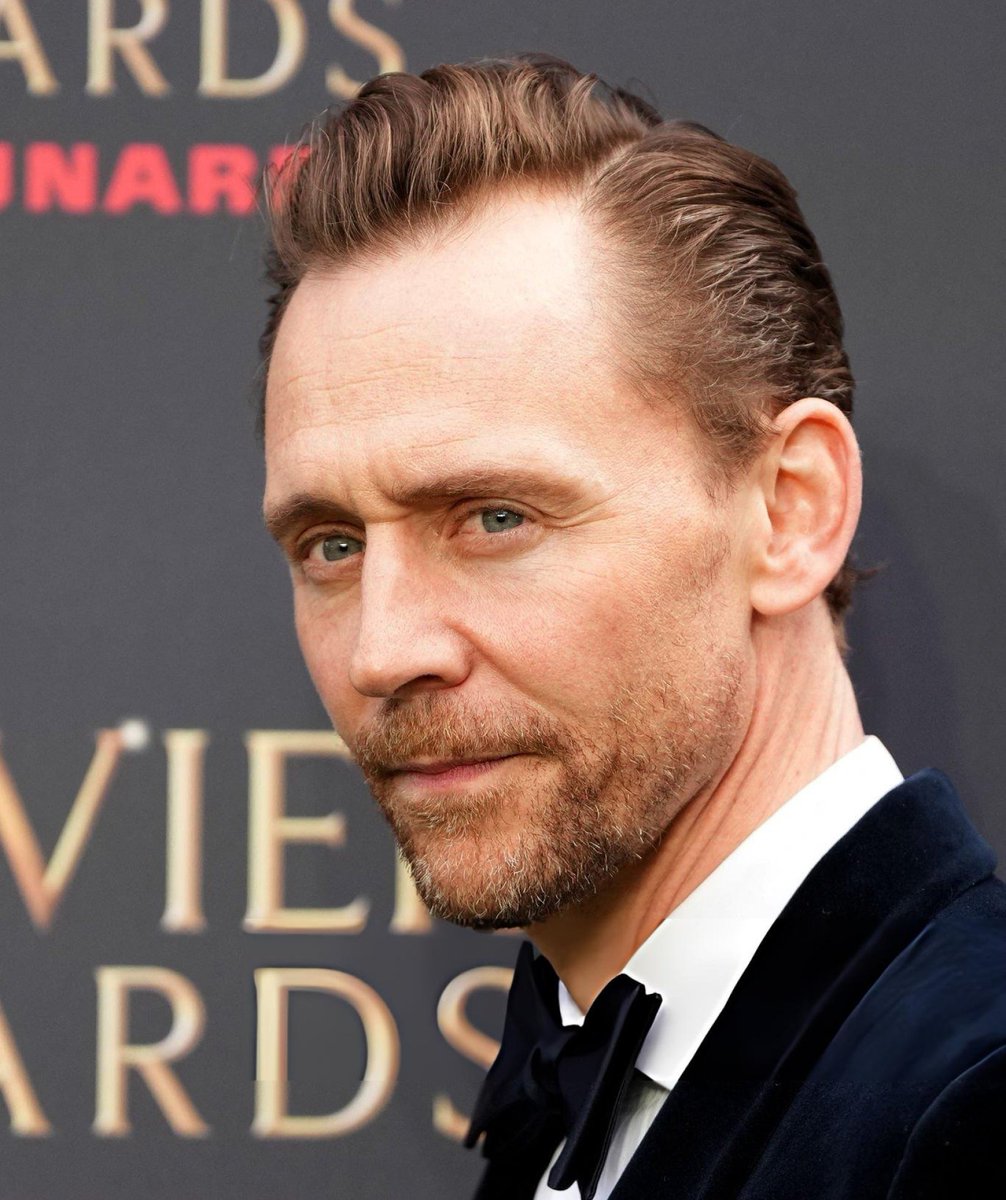 Best of Tom Hiddleston tweet media