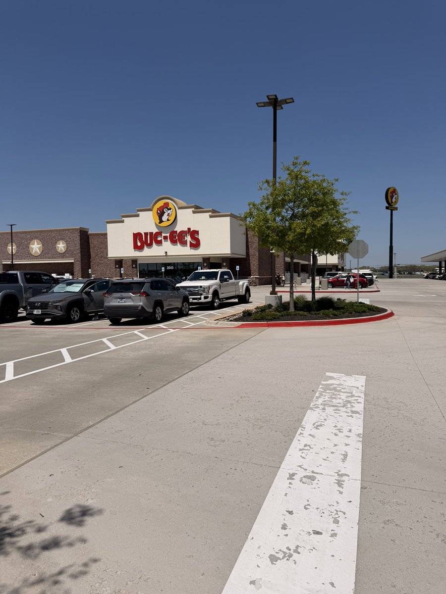 Welp, I’m officially a Buc-ee’s fan. This place is awesome 🦫