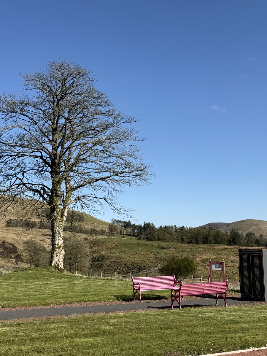 FionaBLees's tweet image. Pass the roadend often but today I was drawn back here #Glenbuck looking glorious in the sunshine. Proud to have been part of this @EastAyrshire Lovely to see memorial bench dedicated to the late and great Jimmy Flowers❤️#RedMan @spiritofshankly