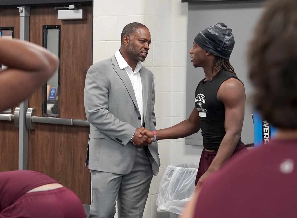 KilleenISD_'s tweet photo. It’s been a busy start to the week for new Killeen High (@KHSRoosFootball) football head coach Roderick Sneed and new Shoemaker (@ShoeWolfPack) football head coach Roy Locks. They’ve been introduced to their campus athletic staff, met with the players and jumped into their first athletic coordinators meeting, aiming to close out 2025-2026 strong and laying the foundation for a successful 2026-2027 with the rest of the hard-working leaders in Killeen ISD athletics. #WeAreKISD