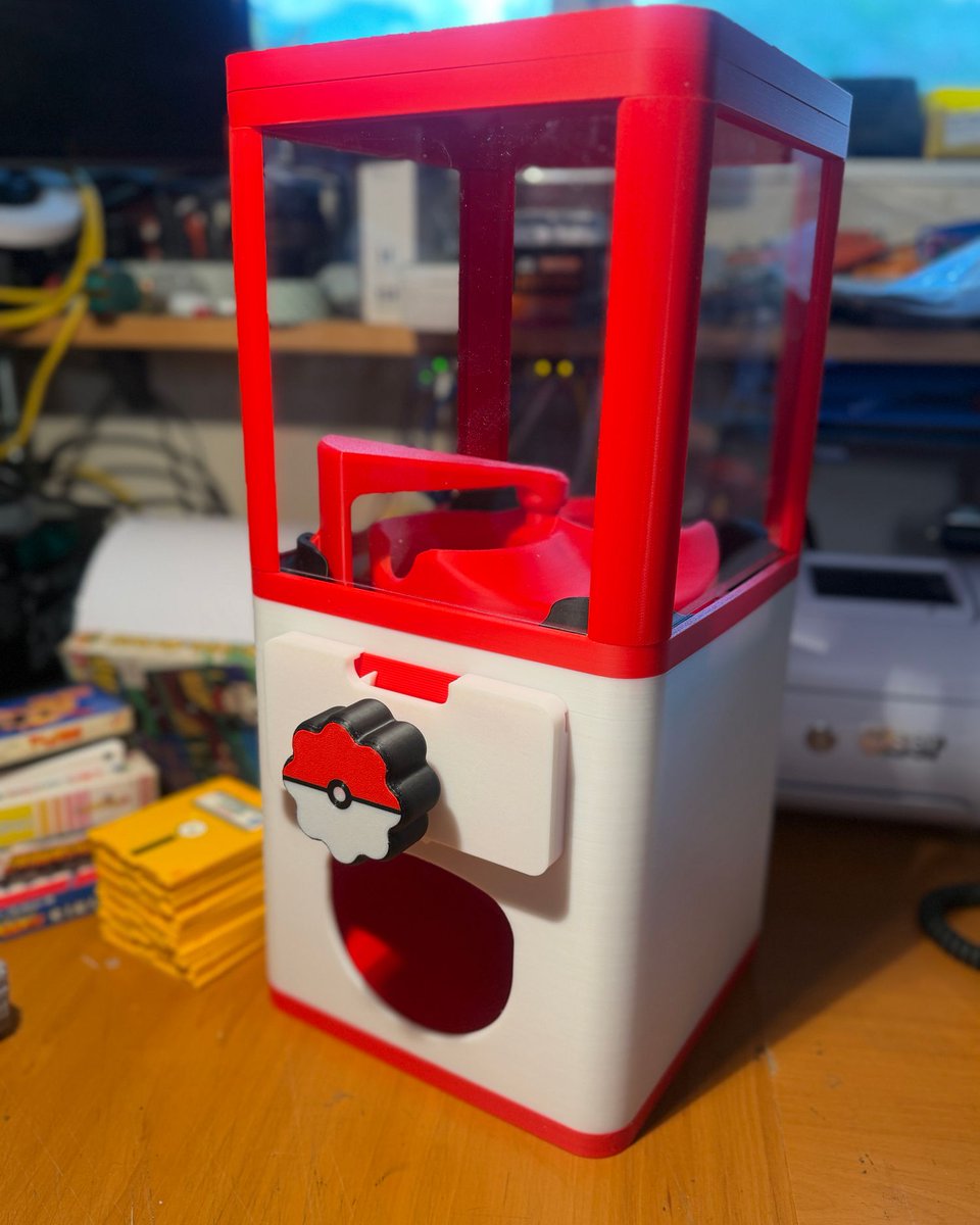 NerdSpaceship's tweet photo. New fun addition to my booth. Just ordered a bunch of Pokeballs filled with pokethings. https://t.co/myRy3pdWqd