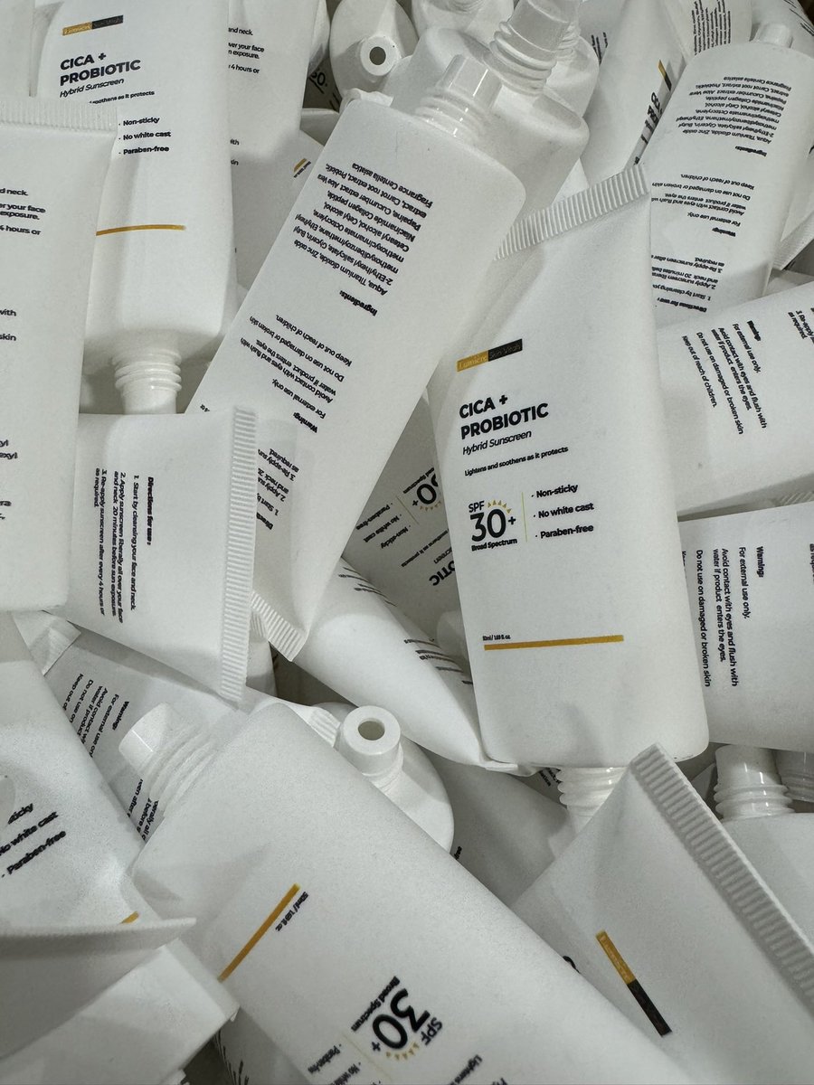 IamHarryDavid's tweet image. A client came to us with plain travel-size squeeze tubes and a vision for their cosmetic brand.

Using our high-quality UV printing, we transformed their lotion and cream containers into premium-looking products with their logo printed directly on the bottle. 
#UVPrinting