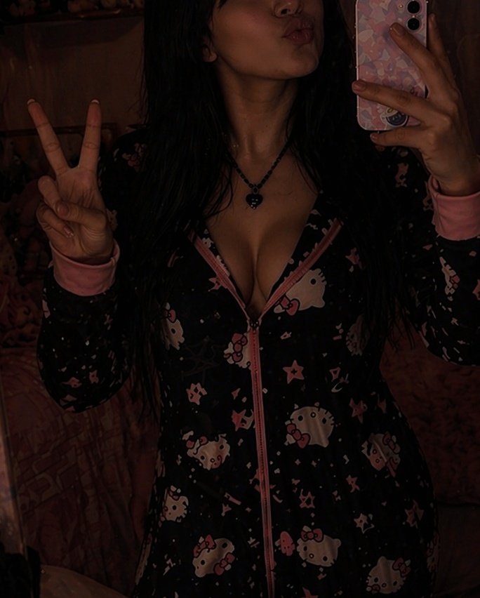 kit 𖤐 tweet media