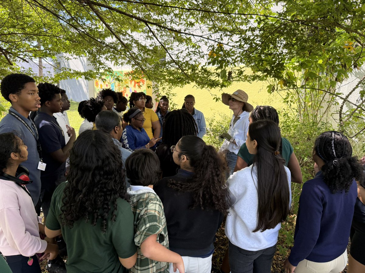 AtwoodPrincipal's tweet photo. Today @SunriseFalcons we celebrated Earth Day with a Garden Clean up. Thank you to Mrs. Evaul for your time,energy and skills as a Master Gardener to work with our students! #OnMoreRep @HalehDarbar @CentralBCPS @Ms_AAustin @MrsWagner_AP @APThaddiusGreen @DENISECALDER3 https://t.co/447SIV6wWG