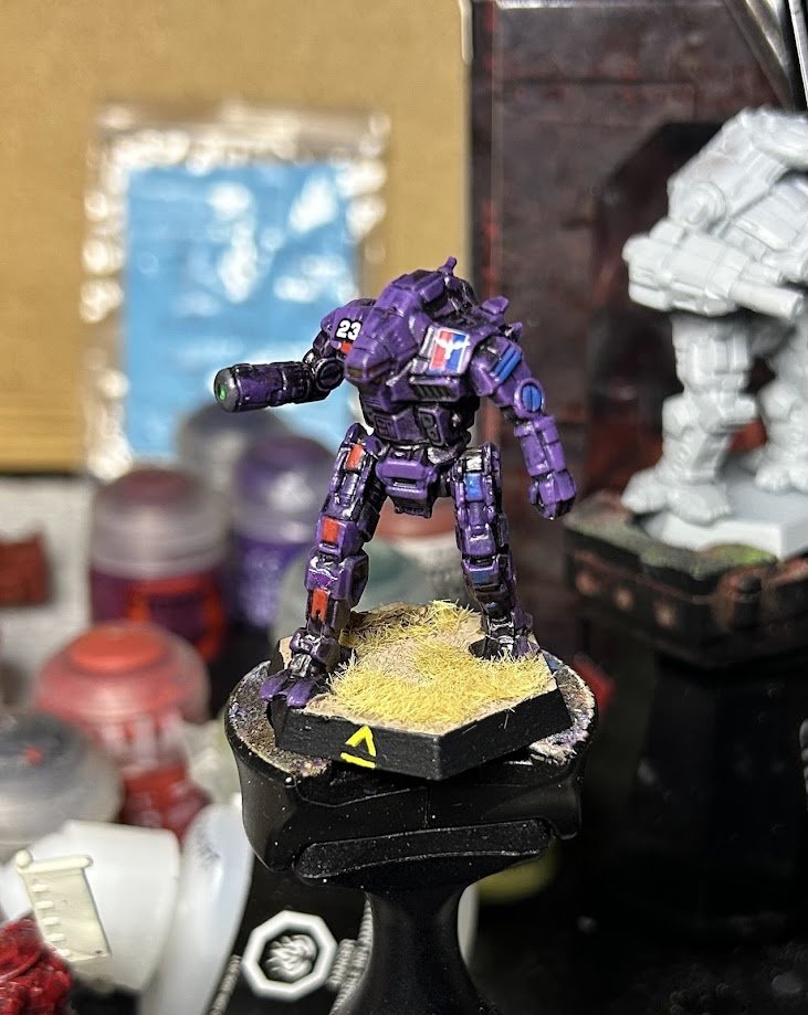 frthegratergood's tweet image. Never used 40ton mechs back in the 80-90s.  If one was going for a medium mech and you were only allowed 4 mechs, you didn't reach out for one of these guys. 
With Alpha Strike I've actually begun seeing them hit the board. 
Pictured: ASN-21 Assassin &amp;amp; CLNT-2-3T Clint
#Battletech