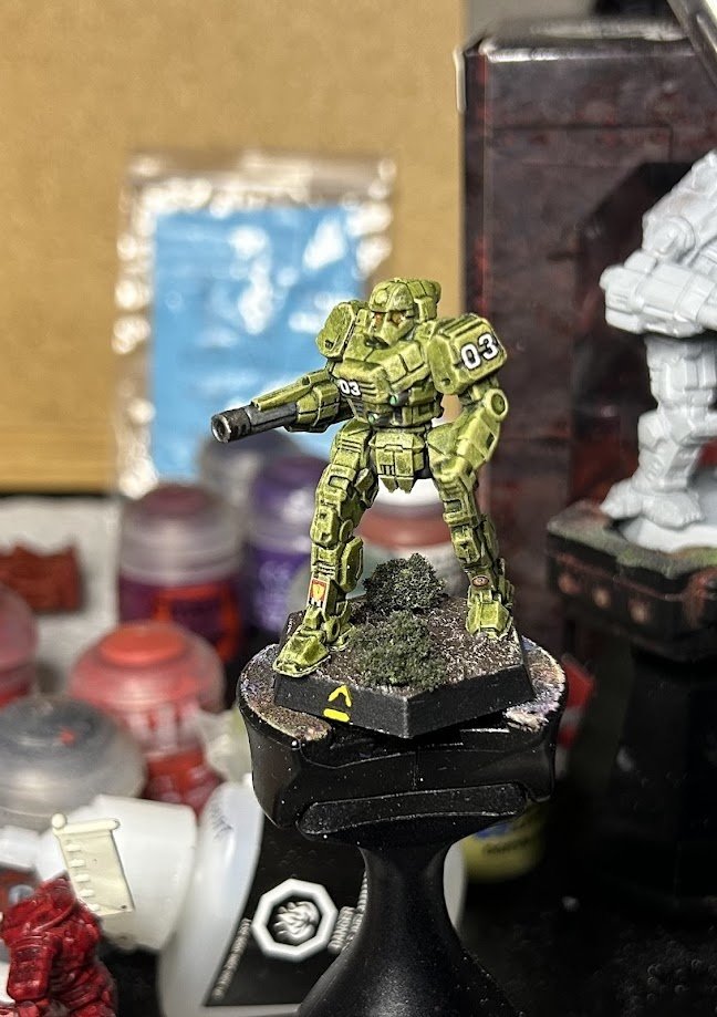 frthegratergood's tweet image. Never used 40ton mechs back in the 80-90s.  If one was going for a medium mech and you were only allowed 4 mechs, you didn't reach out for one of these guys. 
With Alpha Strike I've actually begun seeing them hit the board. 
Pictured: ASN-21 Assassin &amp;amp; CLNT-2-3T Clint
#Battletech